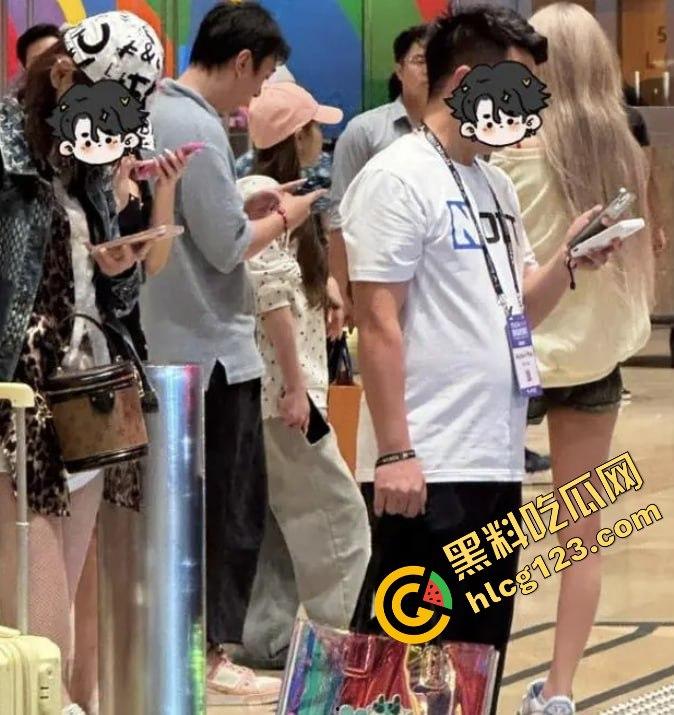 王思聪携女伴现身新加坡豪华酒店，瘦身成功状态佳，赌场玩老虎机乐翻天！-16