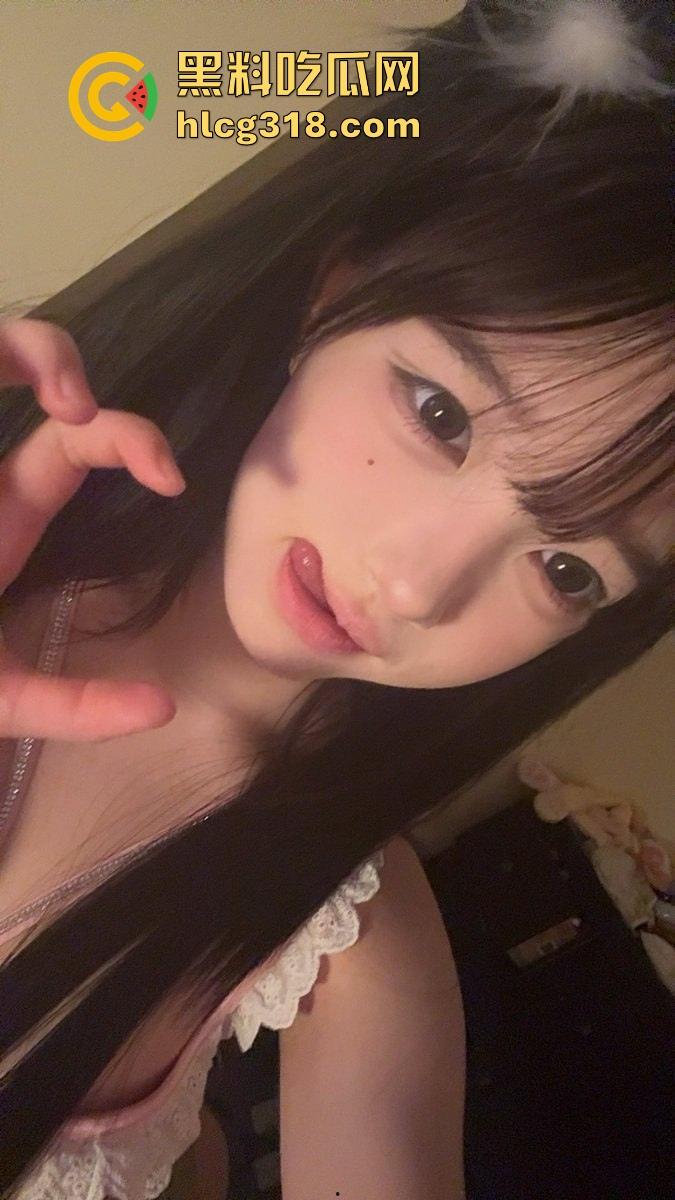 抖音清纯美少女【鳗鱼mumu】高颜值童颜巨乳 反差母狗 收费福利视频曝光泄露!-5