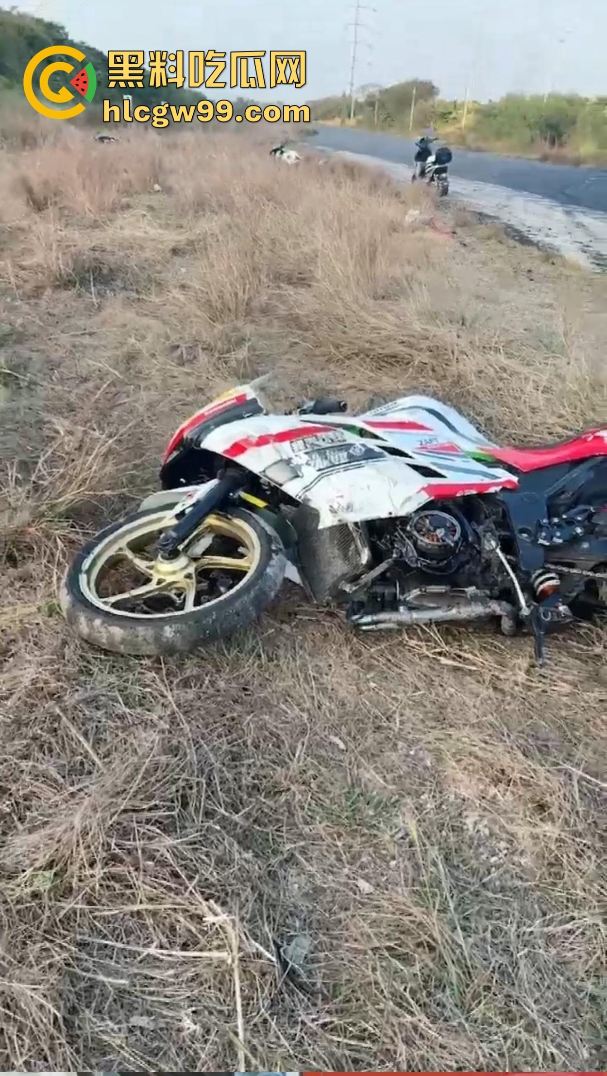 东莞英姿飒爽女骑士上演逆行惨剧,赛道飙车被撞飞数米, 当场休克被抬走!-6