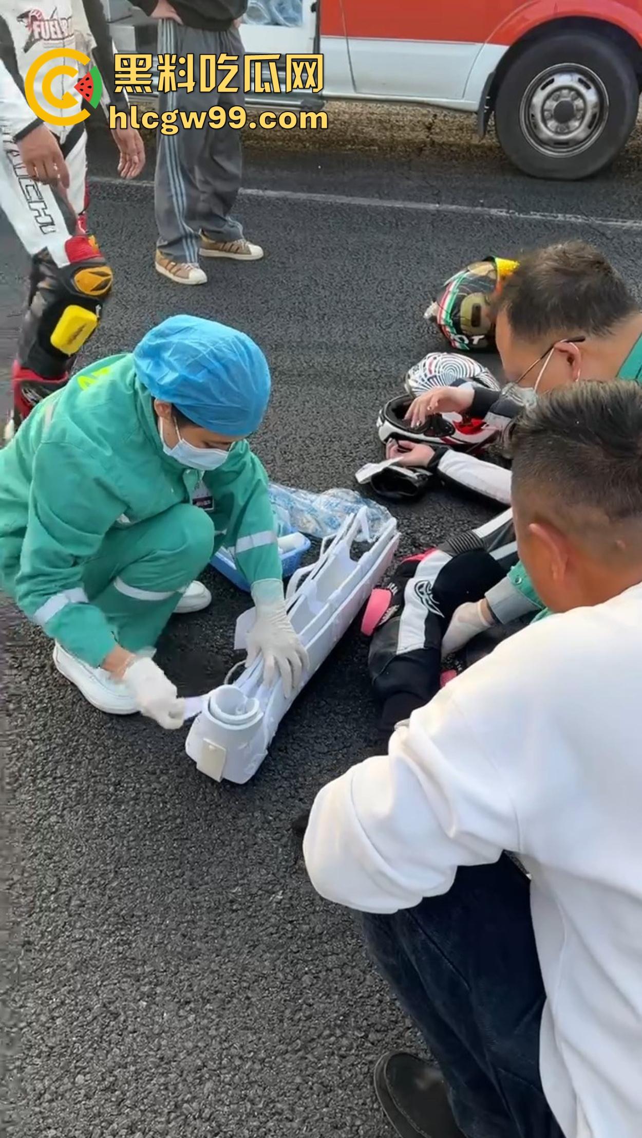 东莞英姿飒爽女骑士上演逆行惨剧,赛道飙车被撞飞数米, 当场休克被抬走!-7