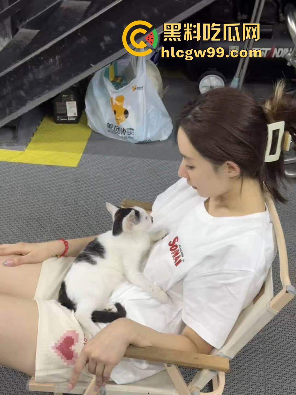 东莞英姿飒爽女骑士上演逆行惨剧,赛道飙车被撞飞数米, 当场休克被抬走!-11