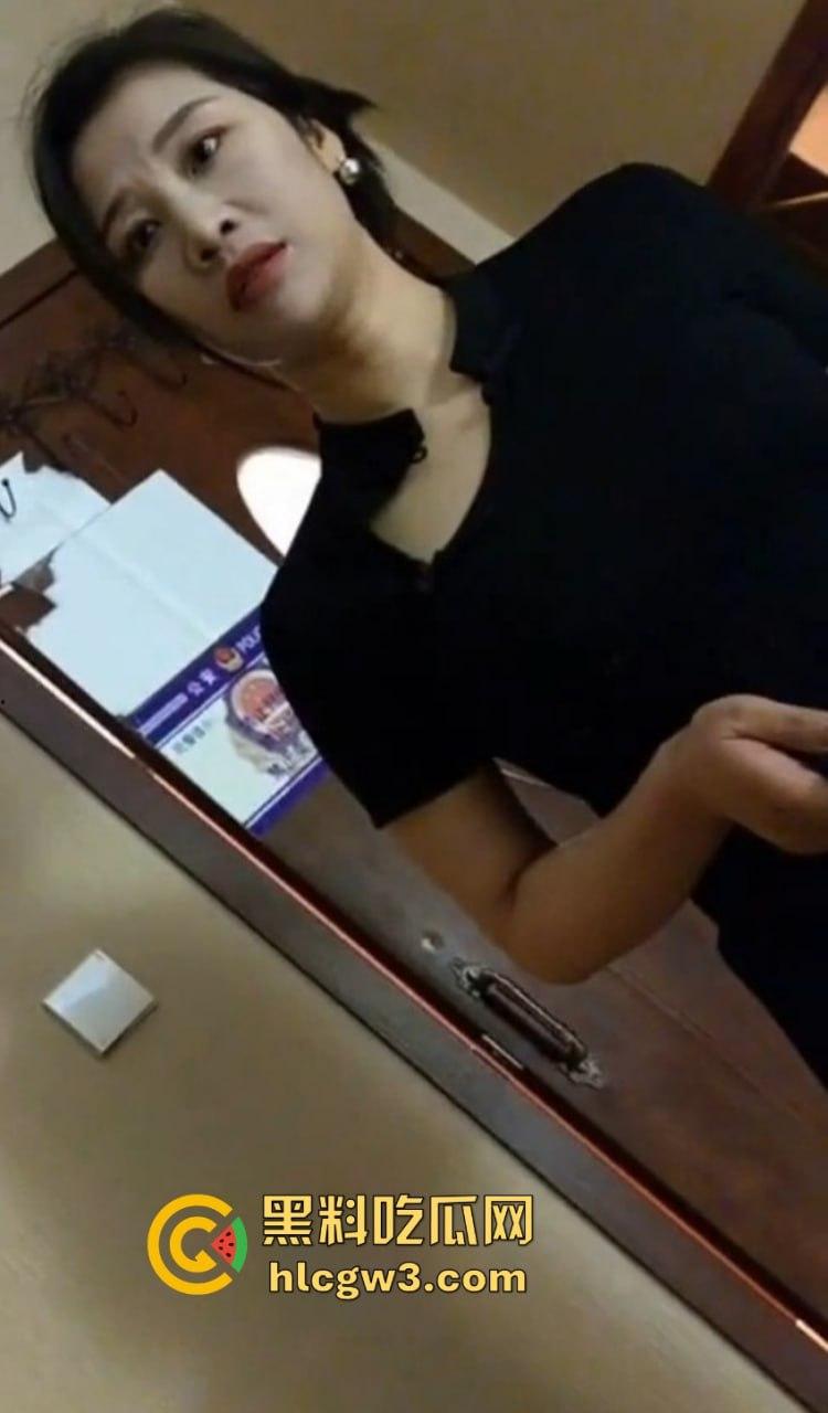 398找技师打飞机 98号人妻少妇手活太绝几下就弄出来 周末了瓜友们加油站安排上了吗？-2