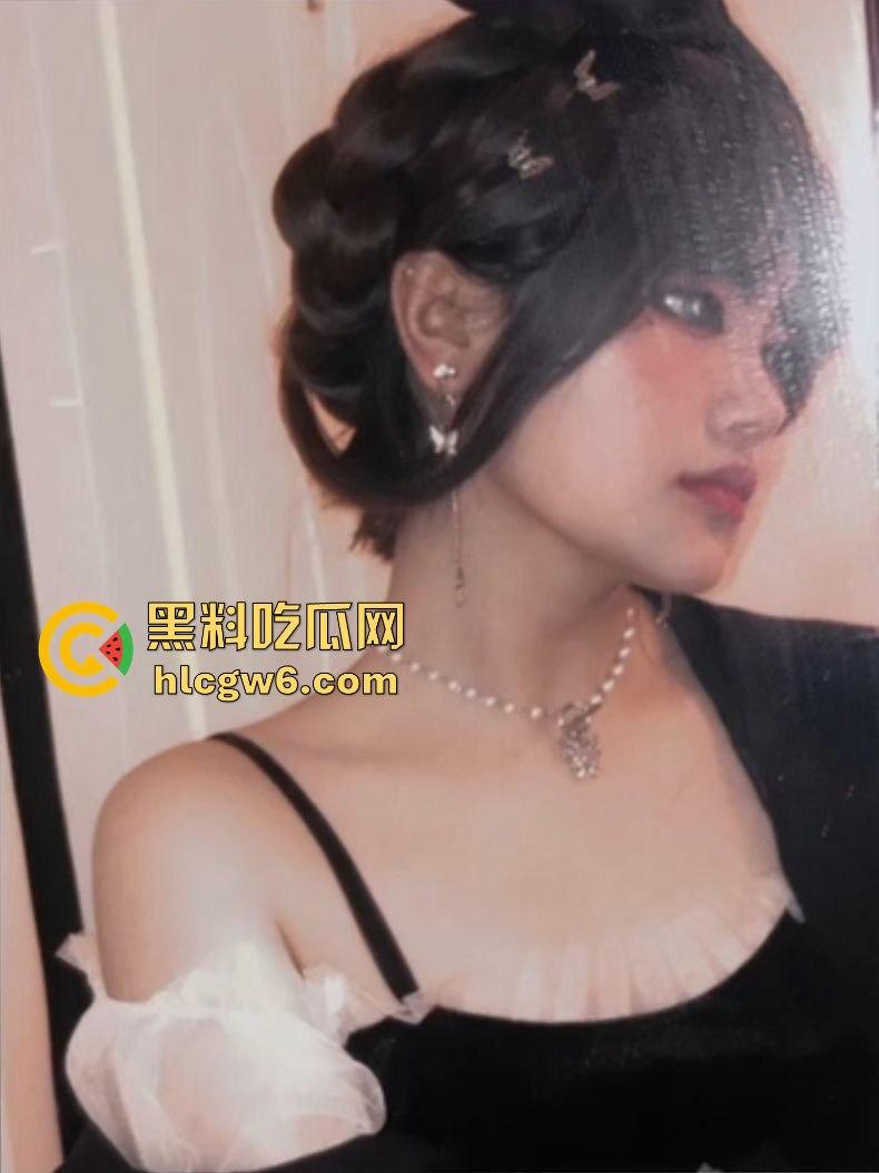 华南理工大学大一反差学妹【黎果果】巨乳黑肥大鲍鱼，阴毛旺盛性欲极强性爱视频遭到曝光。-2