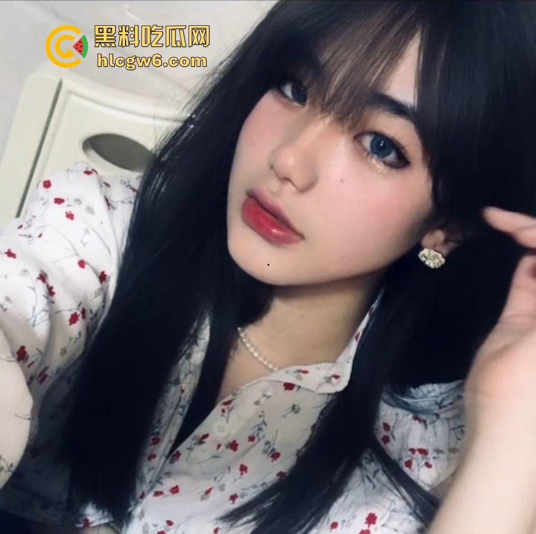 华南理工大学大一反差学妹【黎果果】巨乳黑肥大鲍鱼，阴毛旺盛性欲极强性爱视频遭到曝光。-3