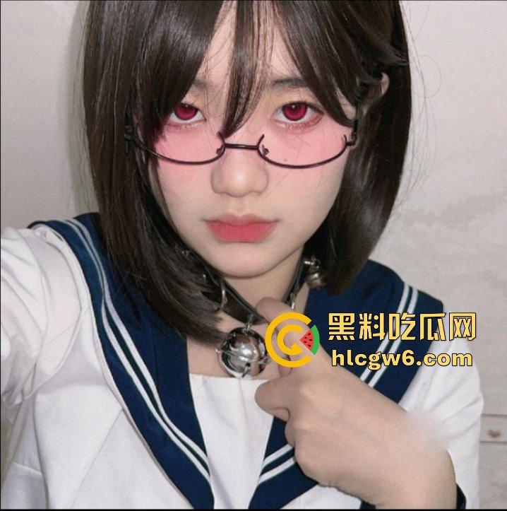 华南理工大学大一反差学妹【黎果果】巨乳黑肥大鲍鱼，阴毛旺盛性欲极强性爱视频遭到曝光。-4