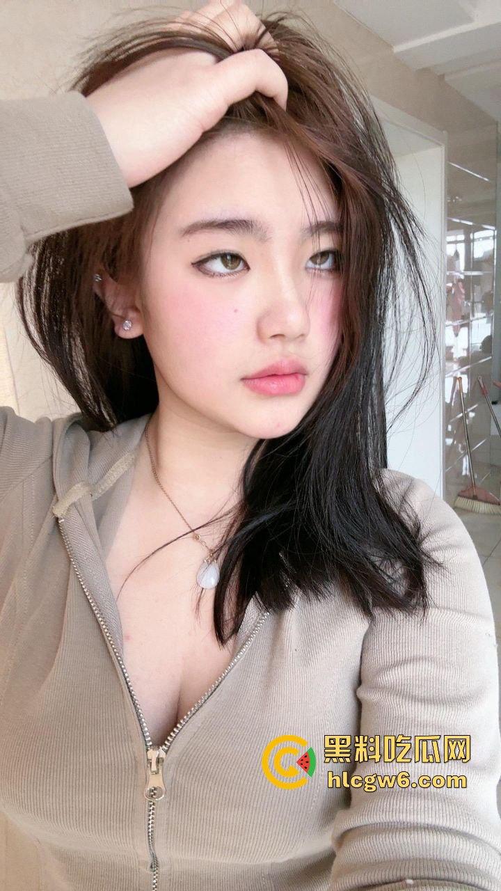 华南理工大学大一反差学妹【黎果果】巨乳黑肥大鲍鱼，阴毛旺盛性欲极强性爱视频遭到曝光。-5