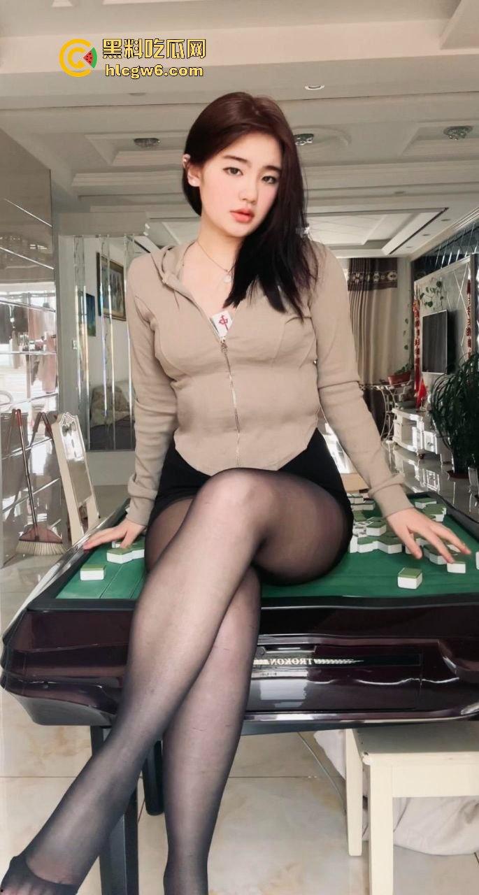 华南理工大学大一反差学妹【黎果果】巨乳黑肥大鲍鱼，阴毛旺盛性欲极强性爱视频遭到曝光。-23