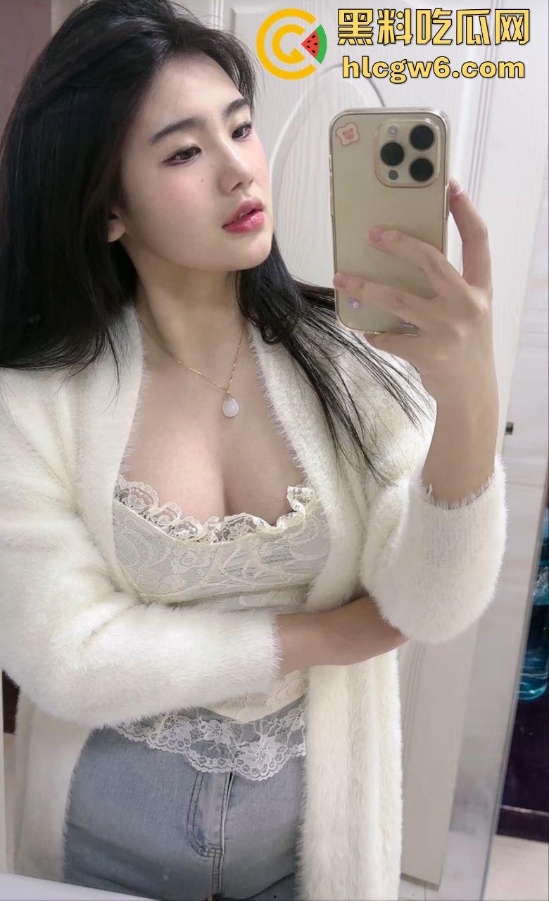 华南理工大学大一反差学妹【黎果果】巨乳黑肥大鲍鱼，阴毛旺盛性欲极强性爱视频遭到曝光。-32