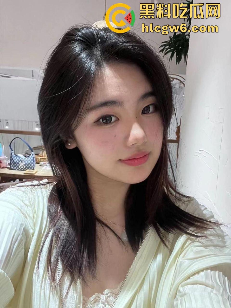 华南理工大学大一反差学妹【黎果果】巨乳黑肥大鲍鱼，阴毛旺盛性欲极强性爱视频遭到曝光。-33