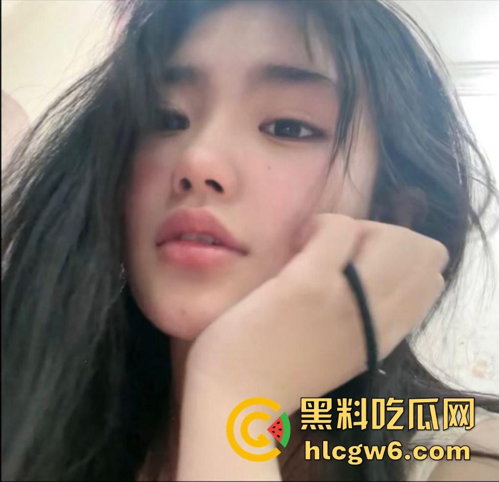 华南理工大学大一反差学妹【黎果果】巨乳黑肥大鲍鱼，阴毛旺盛性欲极强性爱视频遭到曝光。-34