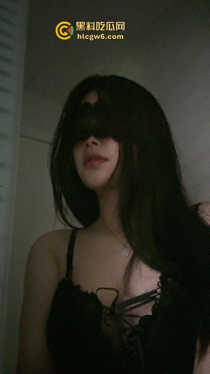 华南理工大学大一反差学妹【黎果果】巨乳黑肥大鲍鱼，阴毛旺盛性欲极强性爱视频遭到曝光。-37