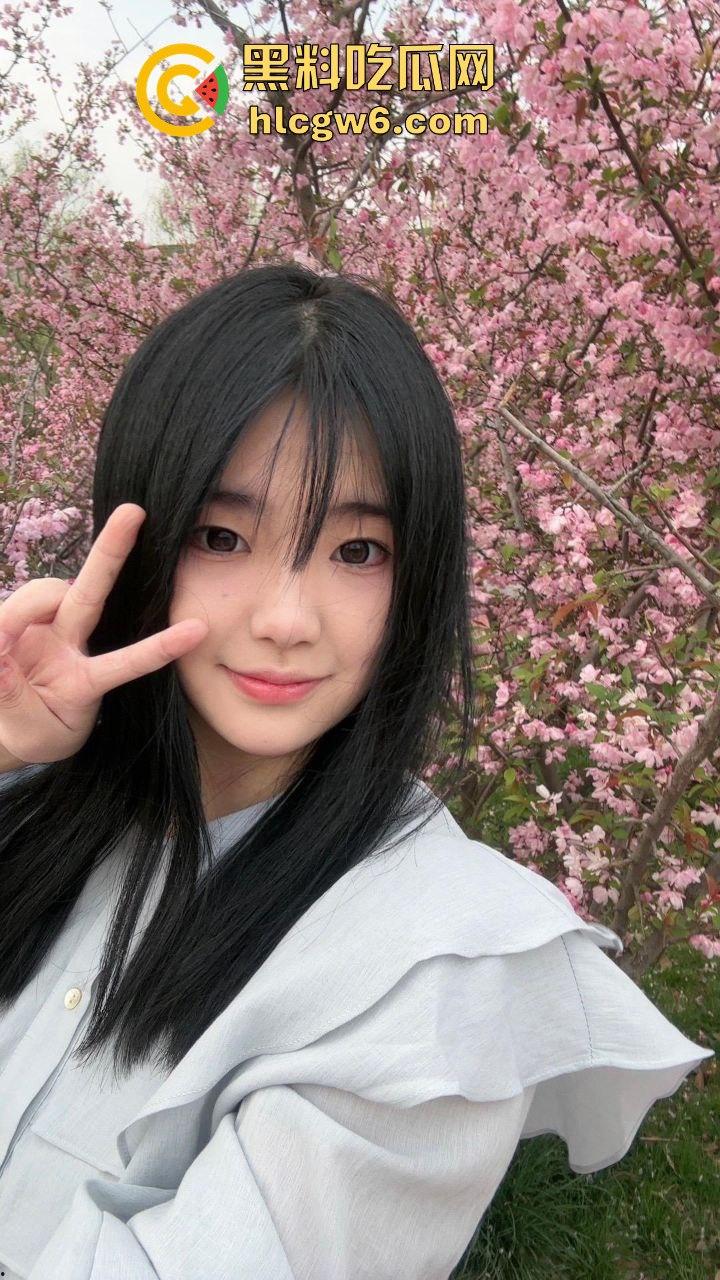 华南理工大学大一反差学妹【黎果果】巨乳黑肥大鲍鱼，阴毛旺盛性欲极强性爱视频遭到曝光。-54