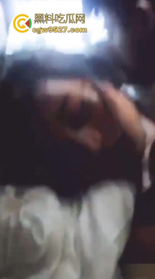 瓦邦勐波县醉酒妹子遭男友下药喊好友迷奸,6人轮番实施强奸,把自己的女友下药送给兄弟狂操,绿帽奴?-8