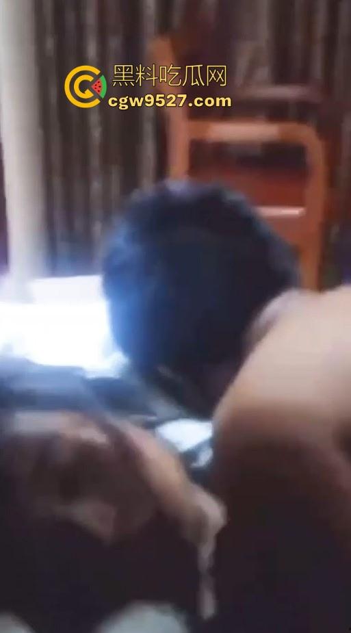 瓦邦勐波县醉酒妹子遭男友下药喊好友迷奸,6人轮番实施强奸,把自己的女友下药送给兄弟狂操,绿帽奴?-10