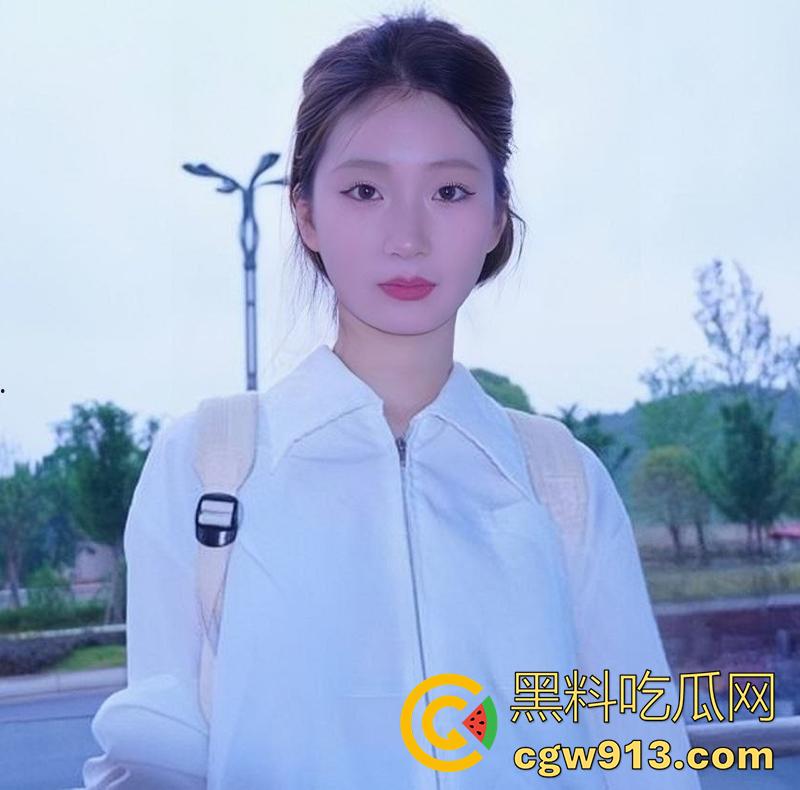 广东艺术学院舞蹈生【吴子静】，背着男友和学长偷情，周末在酒店约炮，结果视频被学长到舍友群疯狂流传！-1