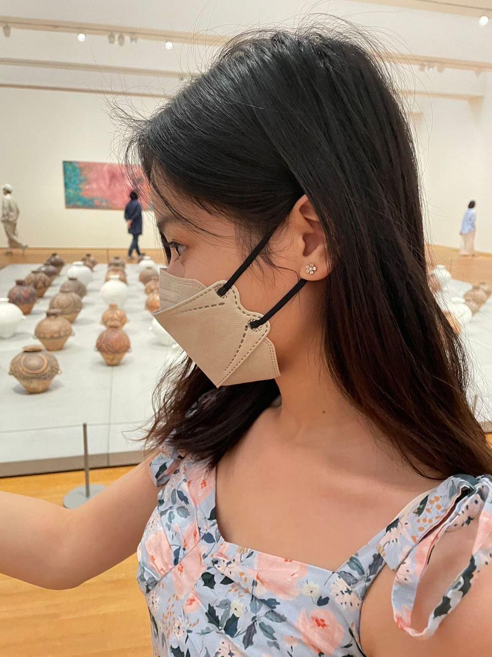 香港珠海学院 杨璐 脚踏五条船 香港内地两地卖逼 被同学发现直接送炮 自拍视频流出！-4