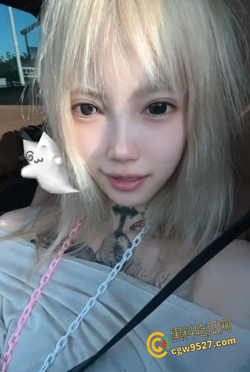 抖音网红精神小妹【无能巨婴】，线下约炮视频泄露，满背纹身滴蜡调教，楼梯站立后入猛操，真是骚到没边 !-2