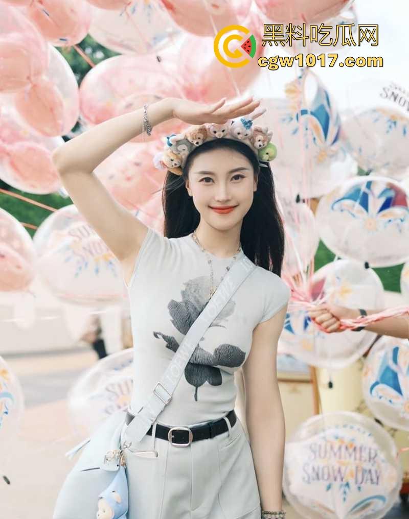 极品身材尤物老师，露脸拍淫片露脸舔屌吸肛，气质优雅的女神，私下被神秘主人调教成专属小母狗，调教过程曝光！-4