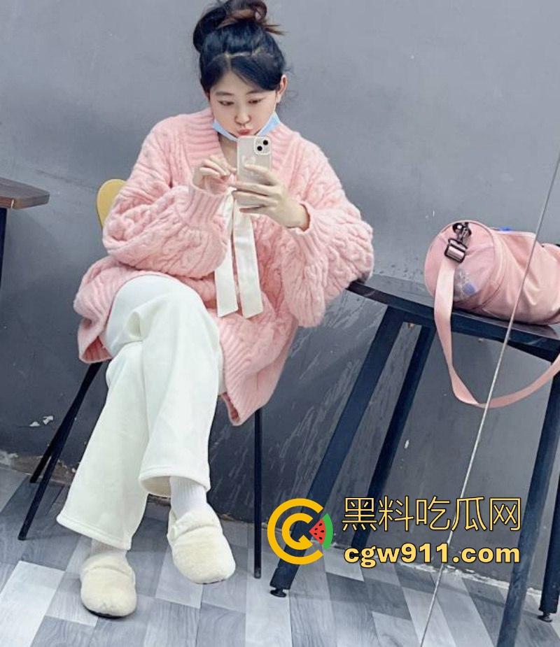 黑龙江第一人民医院【王蕾】社交软件约到的骚货护士，线上聊骚线下操逼深喉口交，内射小穴骚得很有韵味！-2