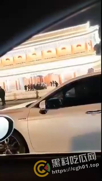 全网封禁!黑色轿车冲进中南海新华门事件原视频-2