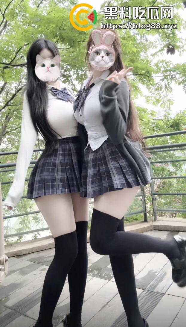 抖音『羊咩咩』童颜巨奶桃臀骚炸天，卖逼视频气疯榜一大哥，他怒甩她丁字裤被操烂的证据！-13