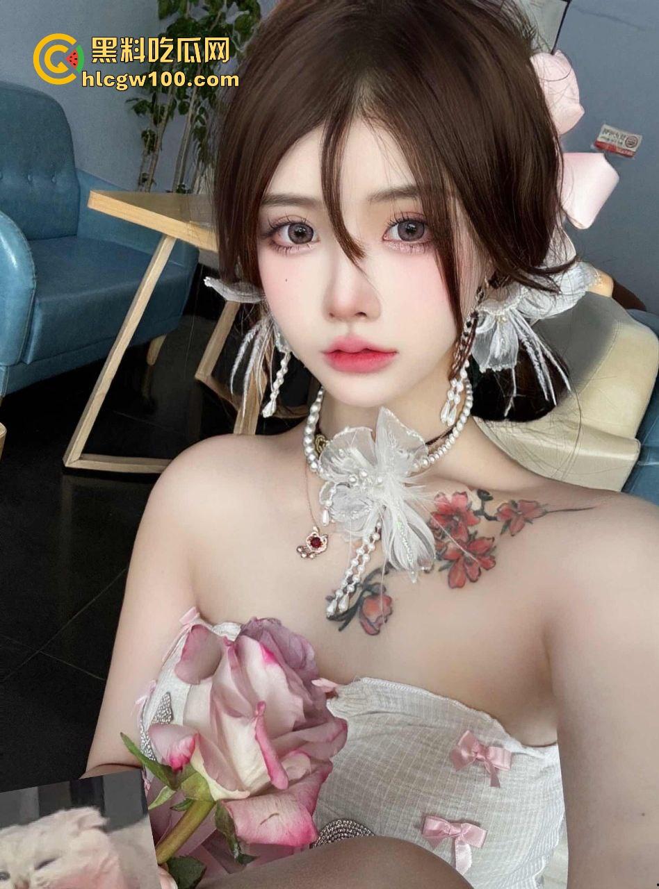 黑丝学生妹深夜KTV包厢学社会大保健，社会混混直接开干，撕黑丝扒短裙爆操，呻吟浪叫堪比午夜DJ！-1