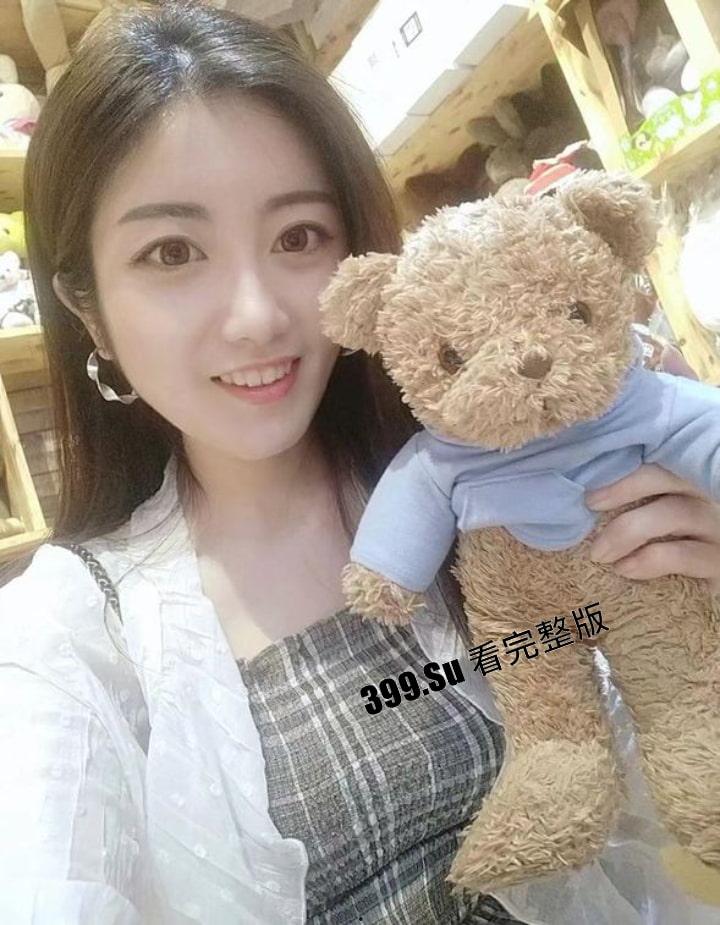 徐州知名反差婊 小学老师 李雪梨 订婚前跟前男友15v不雅视频流出 火速分手衔接下个男友 实属顶级海女 各种制服配合调教，活比职业的都好-1