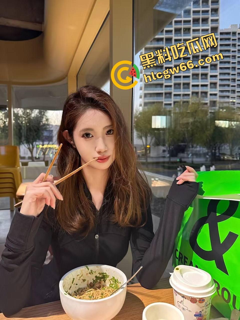 成都大学仙女校花【梁兴丽】02年嫩妹主动掰逼求操,约炮调教片疯传,成全网共享小肉便器!-6