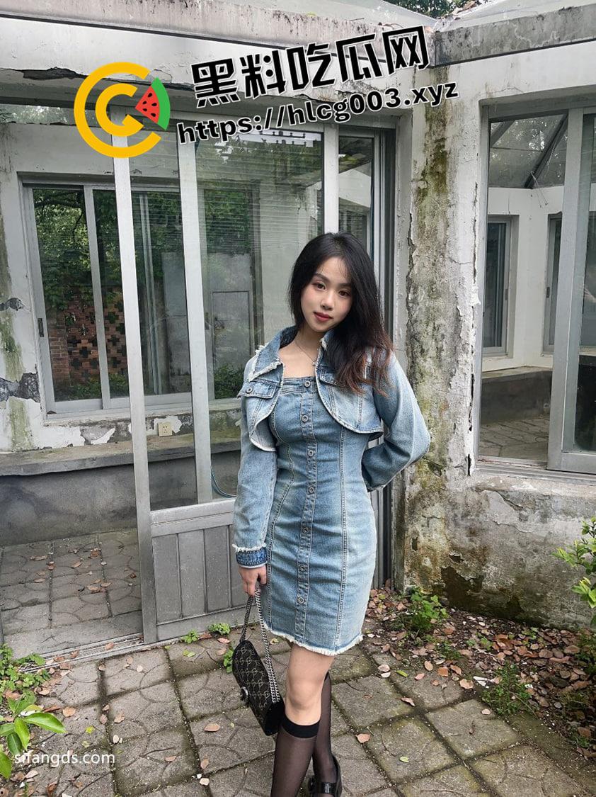 长沙美术学院反差婊【王莎俪】富二代同学调教开发 白丝美腿主动掰开小穴求草-5