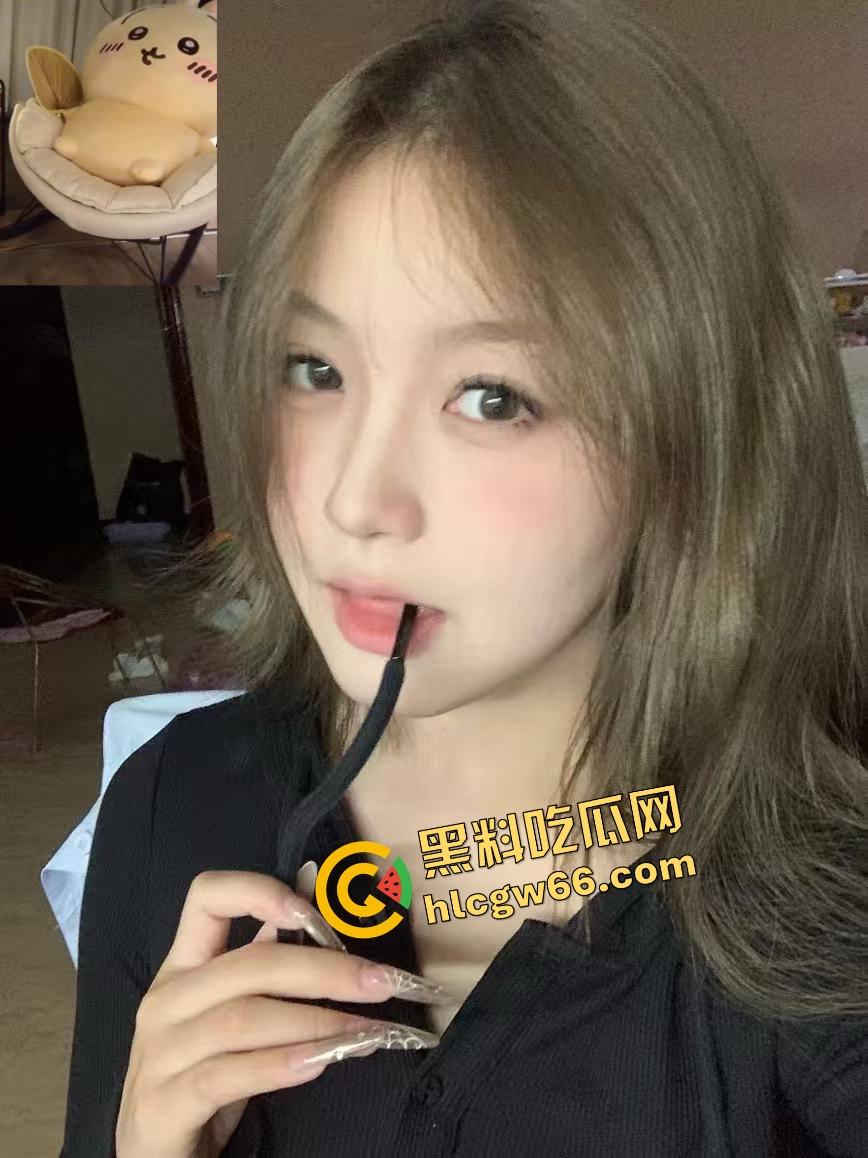 低俗PK惩罚玩过头，冒昧的家伙鲤鱼哪惹你了，被塞进衣服刮胸，还得抖完拿去炖汤？-2