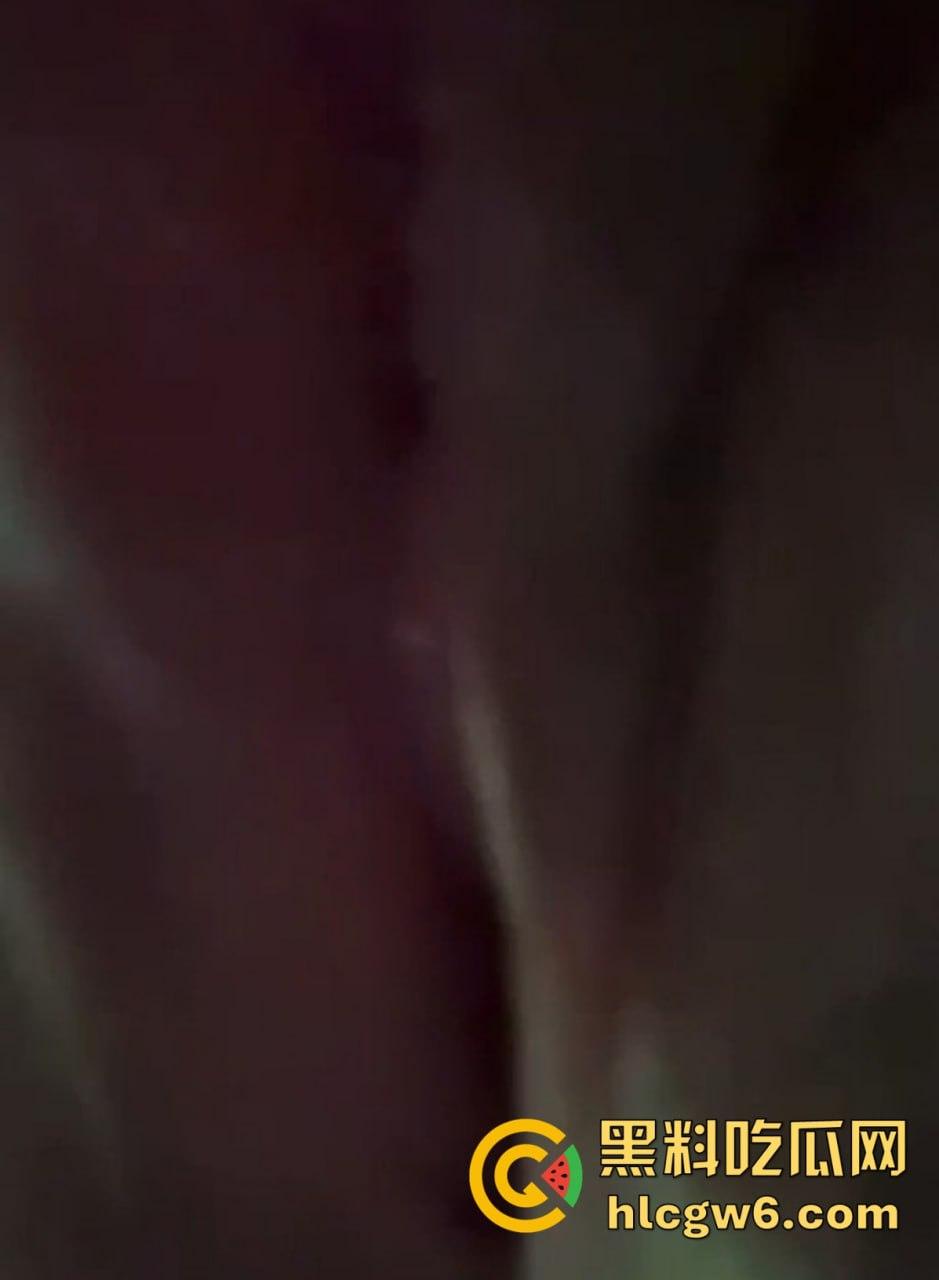 上海这狗子够骚 23岁嫩妹『王静怡』被玩成宠物主动认主当奴隶穿着黑丝露逼 叫声能把楼下老头整精神！-13