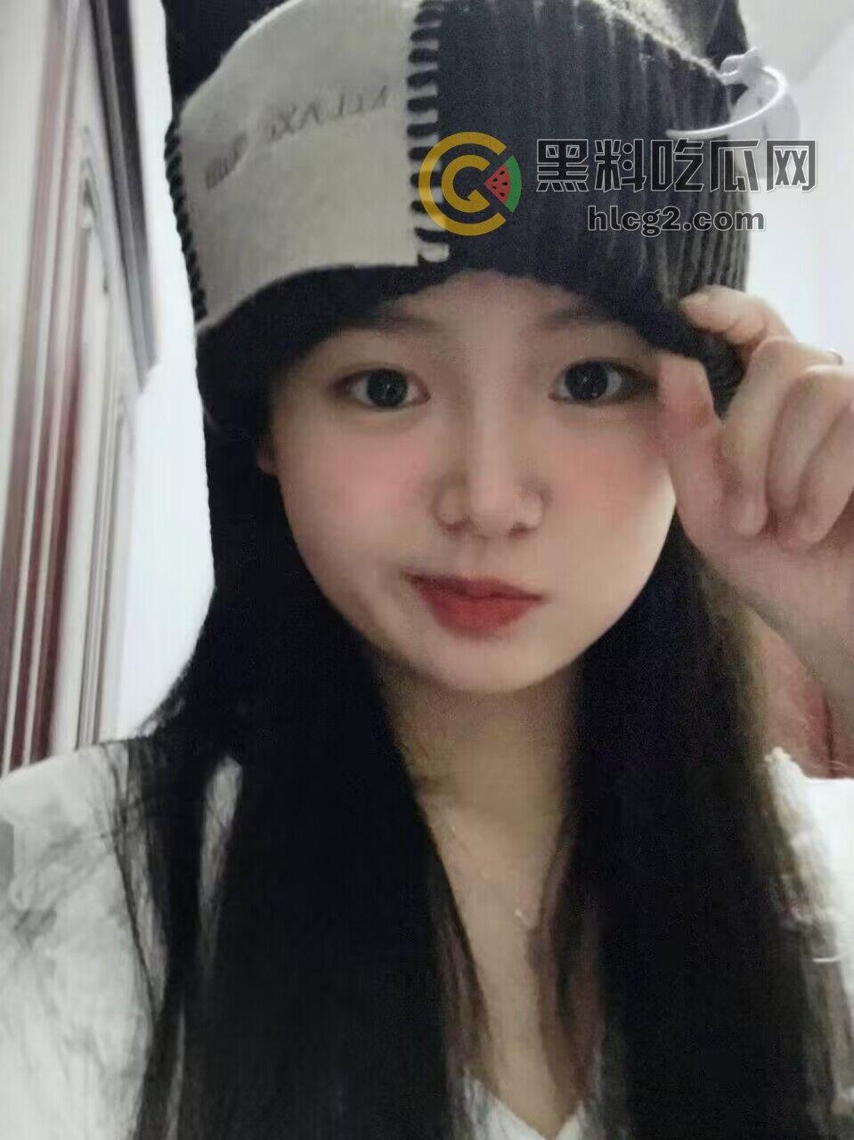 西安高颜值美女私密视频曝光！男友啪啪自拍流出，生活照也全程直播！-2