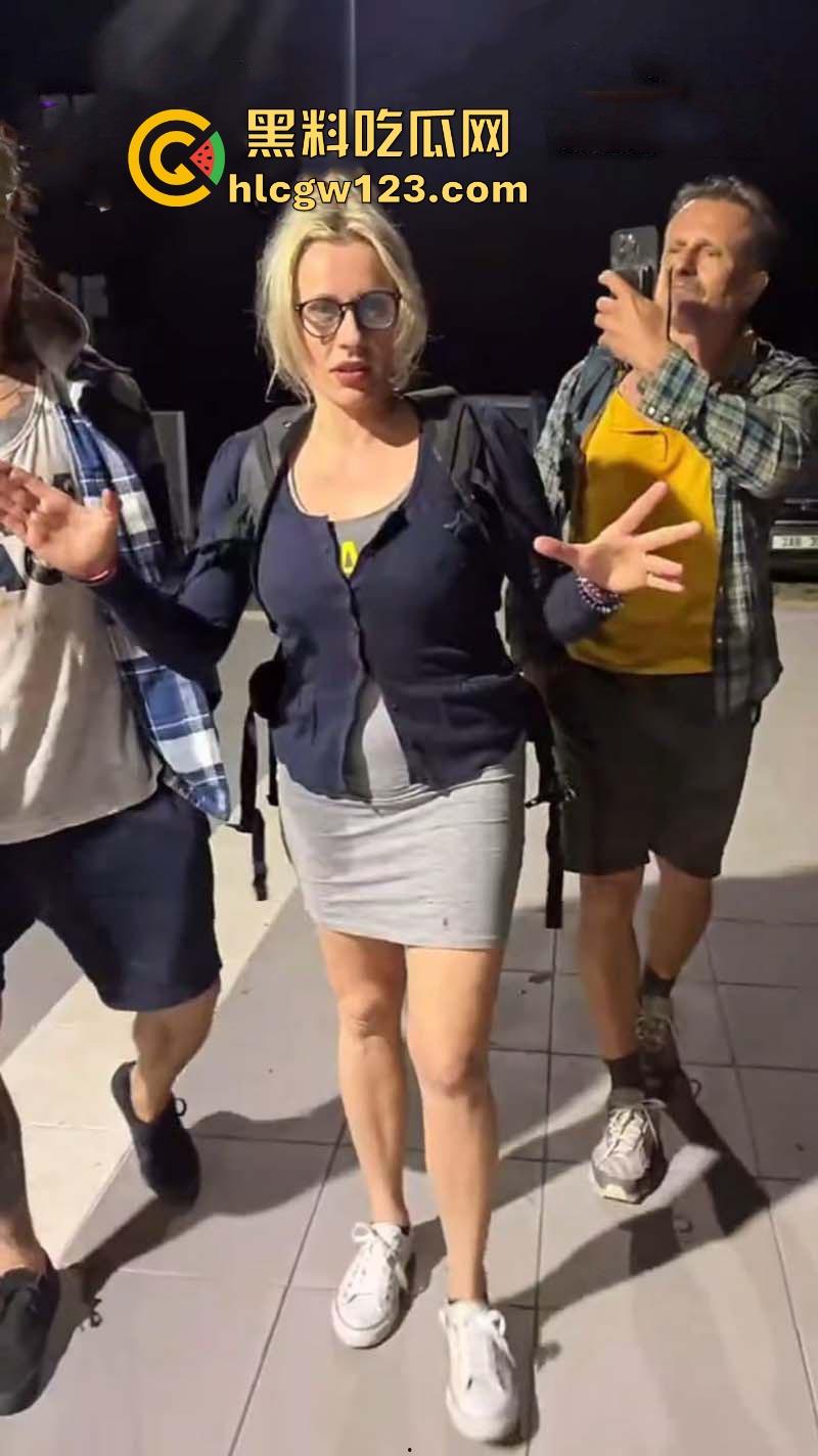 欧美大型性爱实验室 顶级的猎奇群P画面 狂野群交挑战人体极限的变态游戏！-2