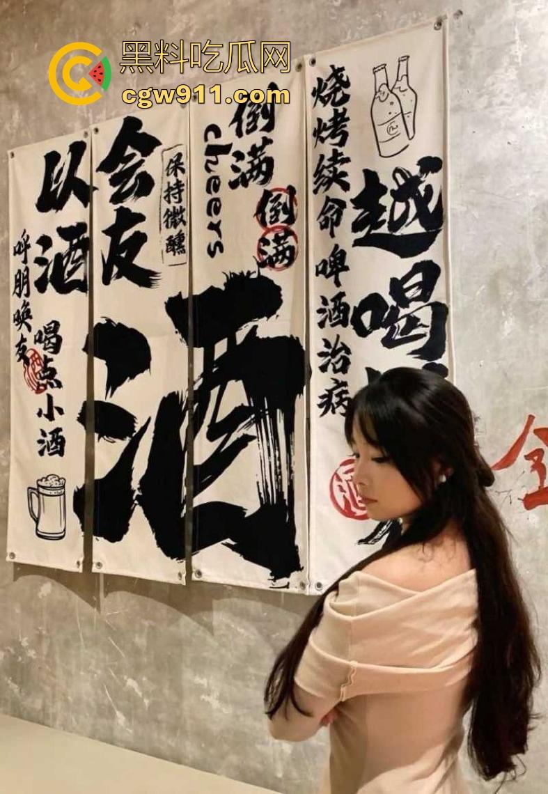 烟台大学清纯白月光学生会会长，清纯少女被捆绑滴蜡调教，男友无套猛操中出，内射特写十分诱人！-4