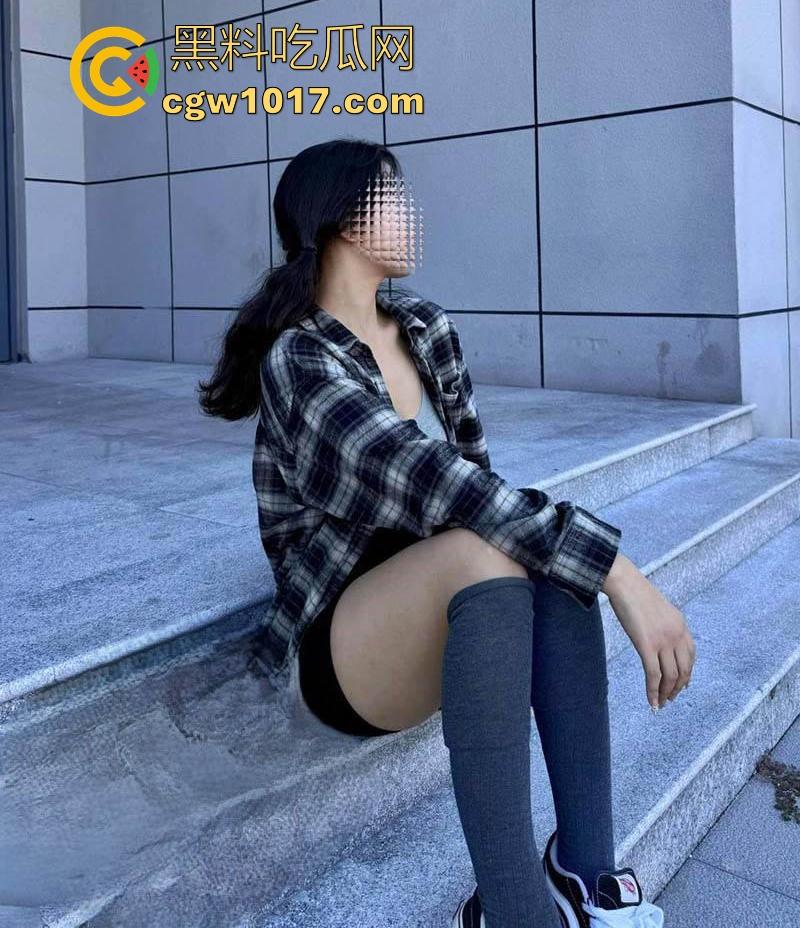 和堂姐各种姿势激情啪啪，无套骑乘爆操，双洞口爆毒龙样样精通，真不枉费我的用心调教！-1