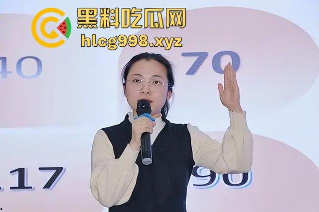 重庆女老师班级群内失控发飙！家长投诉引爆网络，背后竟是遭家长殴打的真相？-18