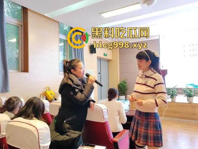 重庆女老师班级群内失控发飙！家长投诉引爆网络，背后竟是遭家长殴打的真相？-19