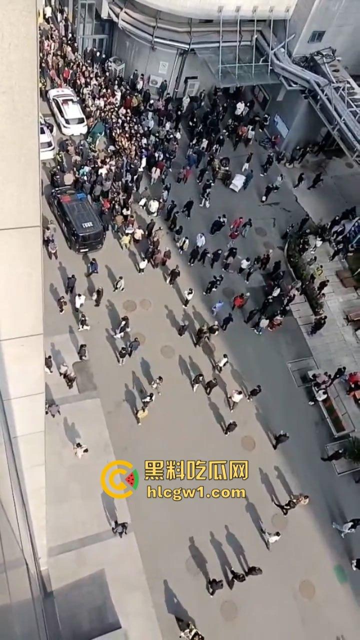 阑尾炎也能要人命？徐州二院割阑尾花费100万人还没了 人财两空家属大闹医院-9