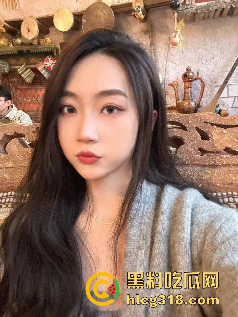 广东理工学院大三学姐【彭遥遥】约炮体育系小学弟 无套后入全程自动坐屌 堪称精液溶解器!-4