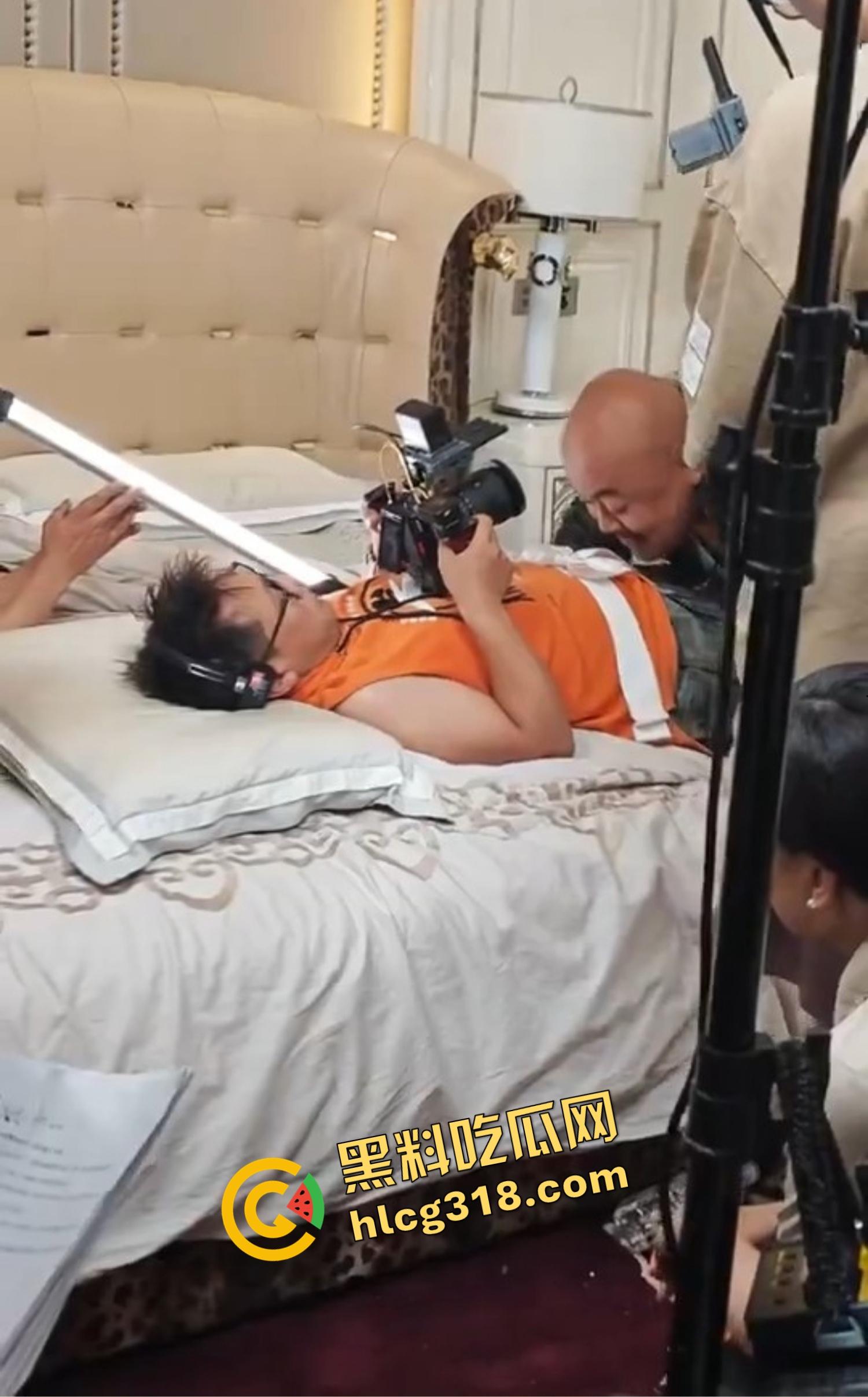 现在当女演员都不算惨，最惨的其实是拍床戏的摄影师，天天近距离看人操，自己一滴都不能射！-7