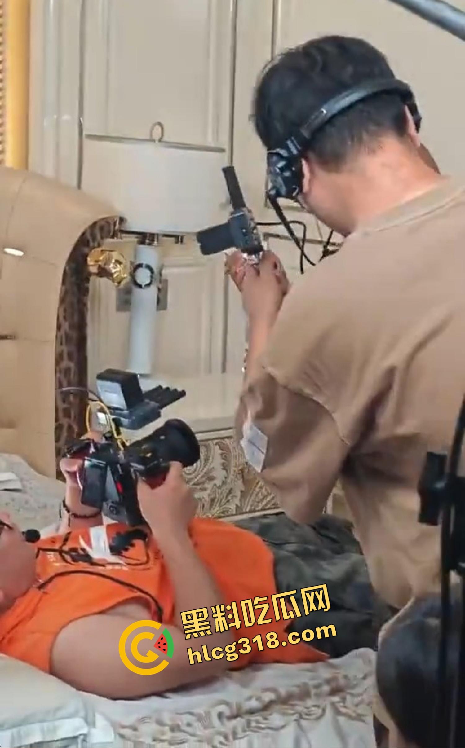 现在当女演员都不算惨，最惨的其实是拍床戏的摄影师，天天近距离看人操，自己一滴都不能射！-10