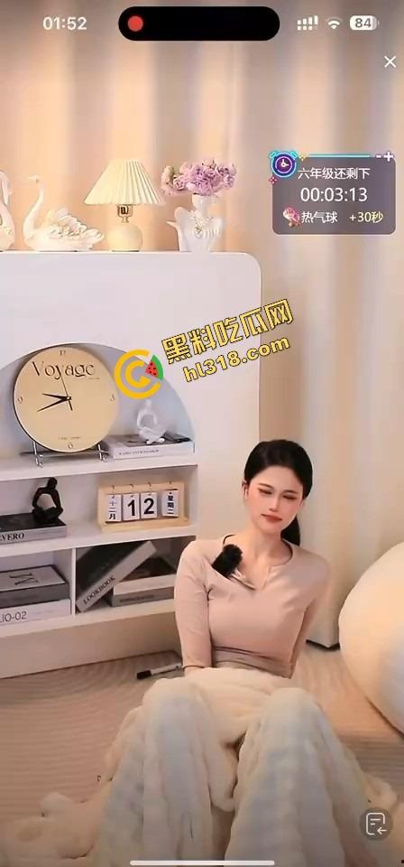 抖音女主播跳蛋十分钟大挑战,毛毯底下裙子塞着疯狂颤抖,直播忍到高潮爽到直喊老公!-5