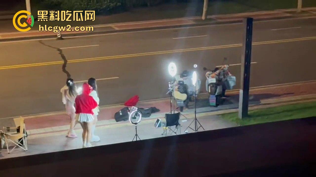 中国独特经济模式!女做直播男送外卖,直播累了外卖送,外卖累了直播看!完美循环,教育闭环成型!-4