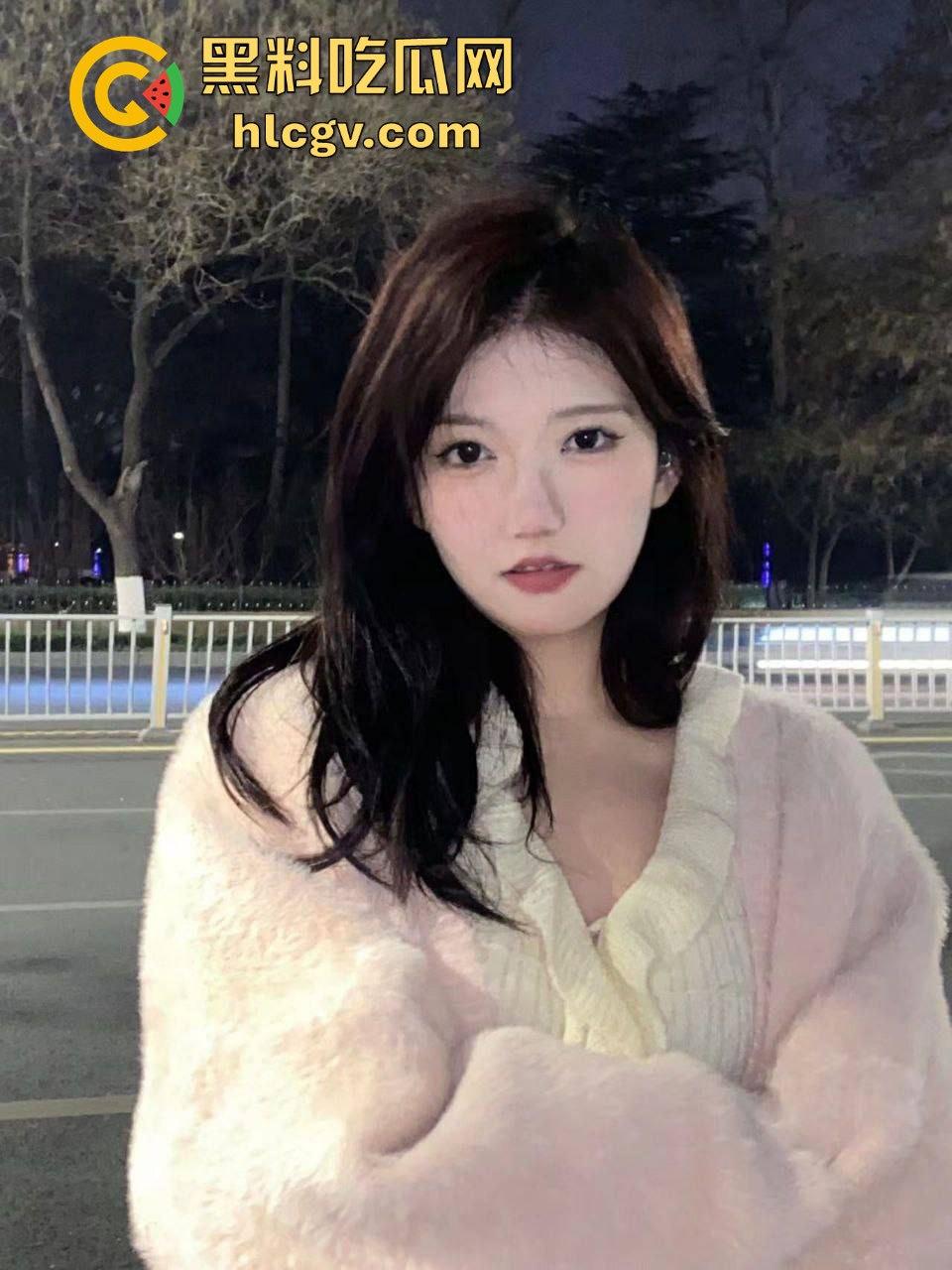 高颜值御姐【欧阳苏媛】云盘不雅视频流出！吃鸡姿势骚到爆，网友：想不到表面清纯内里这么野！-5