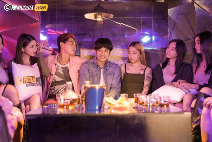 黑料吃瓜网出品-《江南第一小屌童锦程798&吴柳芳之花小龙&王老师爱情故事》即将12/17号上线！预告+花絮抢先看！-11