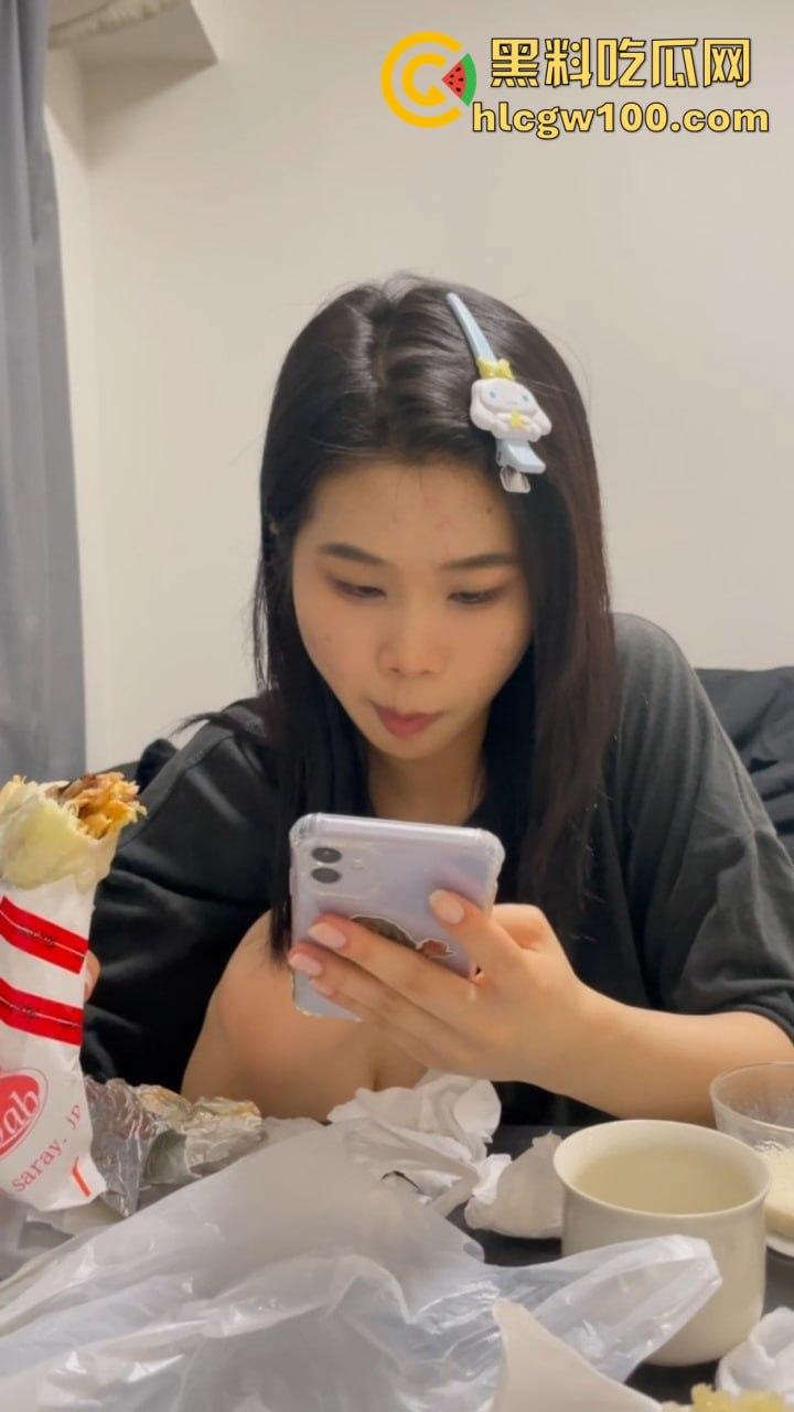 太原研一妹【卓芊芊】开房等操!啤酒烧烤只是幌子小哥洗完澡直接吃她,操到高潮几次内射满床,这学生爱情真纯洁!-1