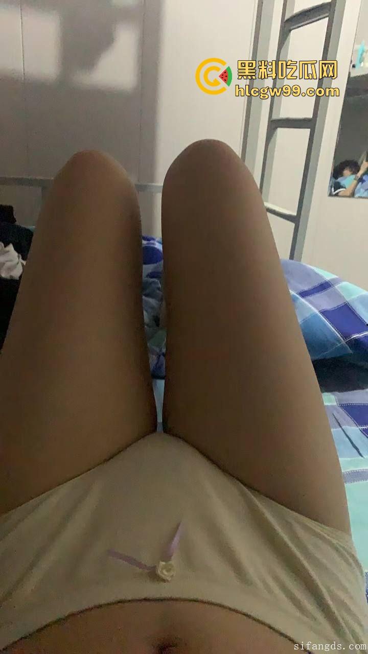 福建信息职业甜御反差女大【陈雯琪】从职高宿舍一路骚到大专，大学直接实战约炮战斗一夜！-4