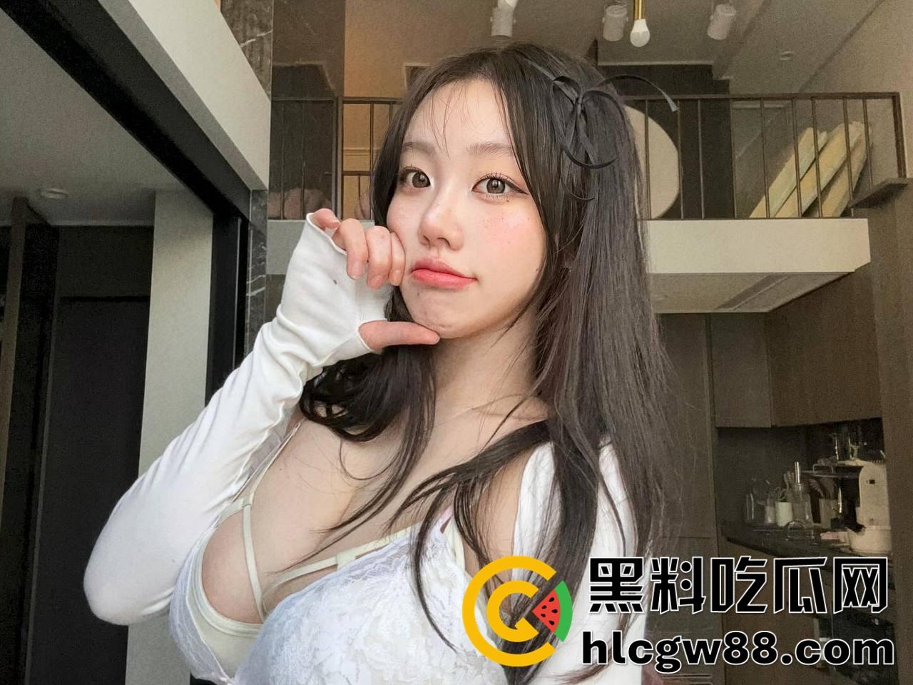 湖州高颜值反差女大【田甜】奶子大如吊钟,极品身材裸舞手势挑逗,正义奶波荡漾!-9