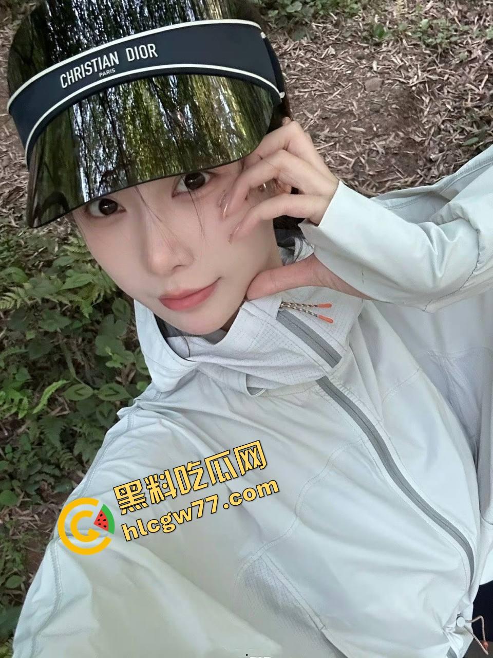 女友嘴上说一个人去三亚散心，背地里跟别的男人酒店爽翻，舔狗男友被绿到发光，三亚沙滩成了女友炮房！-13