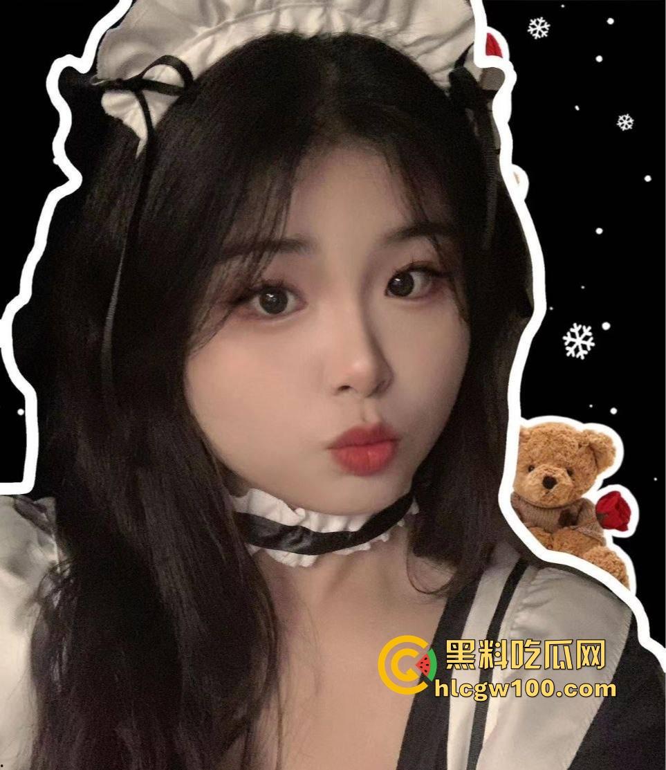 嫩出水的十九岁，晋城高中清纯妹两千元被金主拿下，全裸扣逼白浆四溢，两颗大奶摇摇欲坠小编都馋了！-1